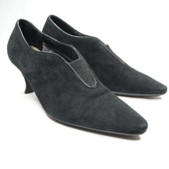 Aquatalia Women's Size 7 Black Suede Slip On Pointed Toe Heels - Picture 3 of 8